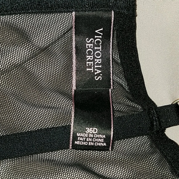 Victoria Secret - Picture 2 of 2